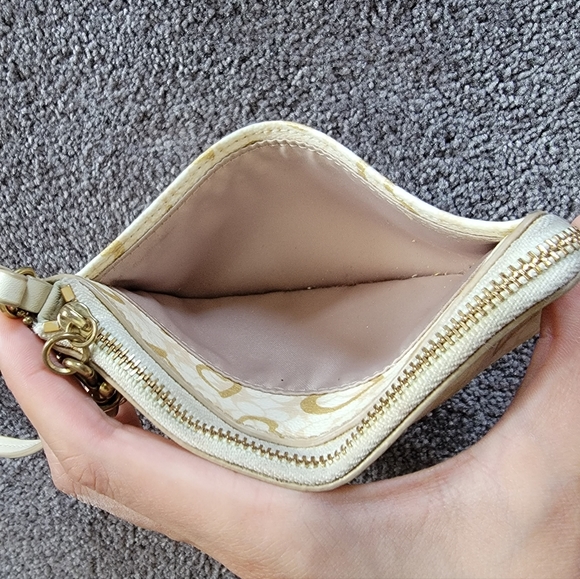 Coach gold heart wrislet - Picture 5 of 5